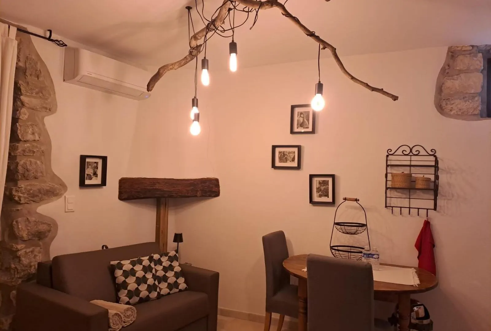 Holiday home L Antre De Pierres - Chambres D'Hotes Et Gites Berrias-et-Casteljau