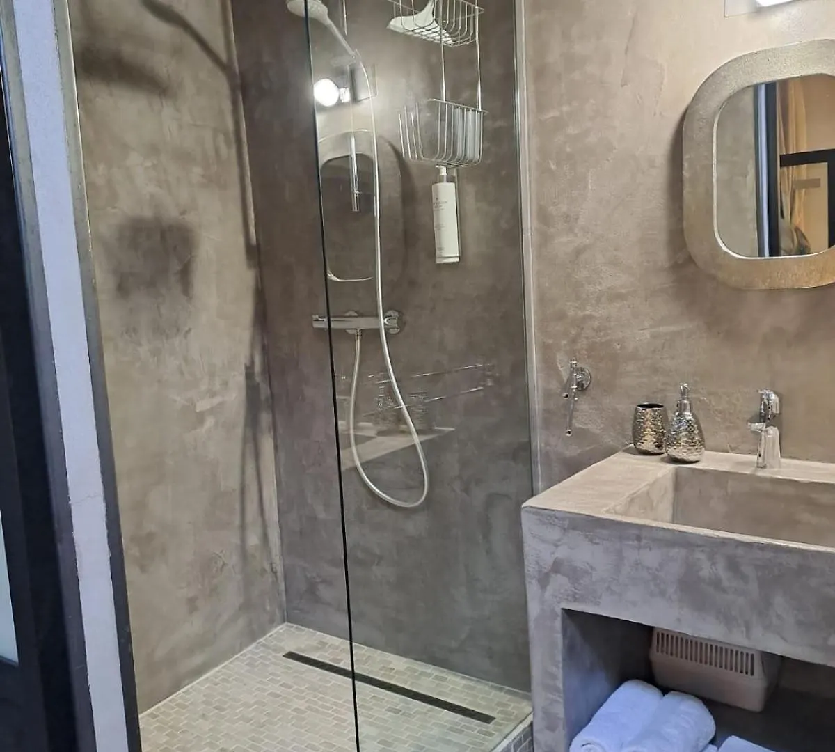 Holiday home L Antre De Pierres - Chambres D'Hotes Et Gites Berrias-et-Casteljau