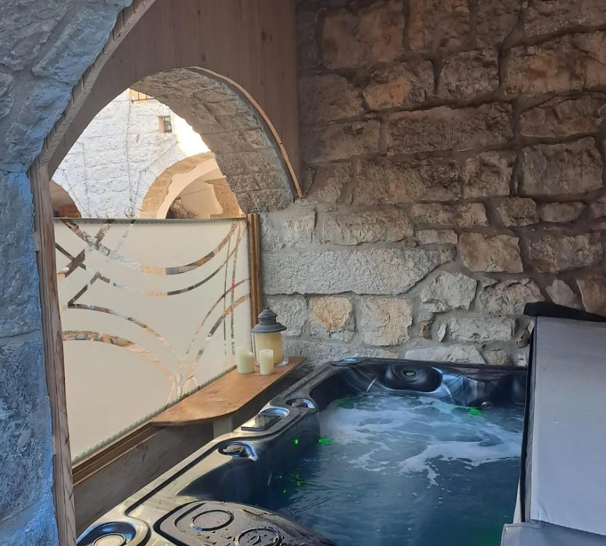 L Antre De Pierres - Chambres D'Hotes Et Gites Berrias-et-Casteljau 0*,